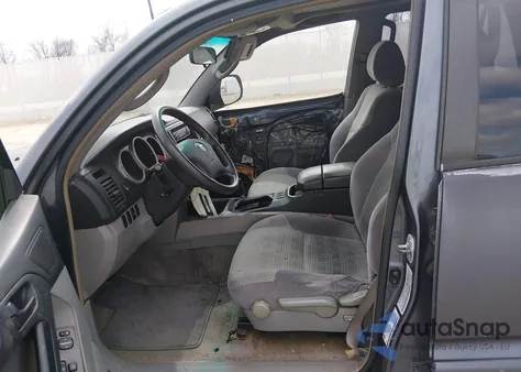 2004 Toyota 4Runner Sr5 V8 z USA, uszkodzony, nr VIN JTEZT14R740015156